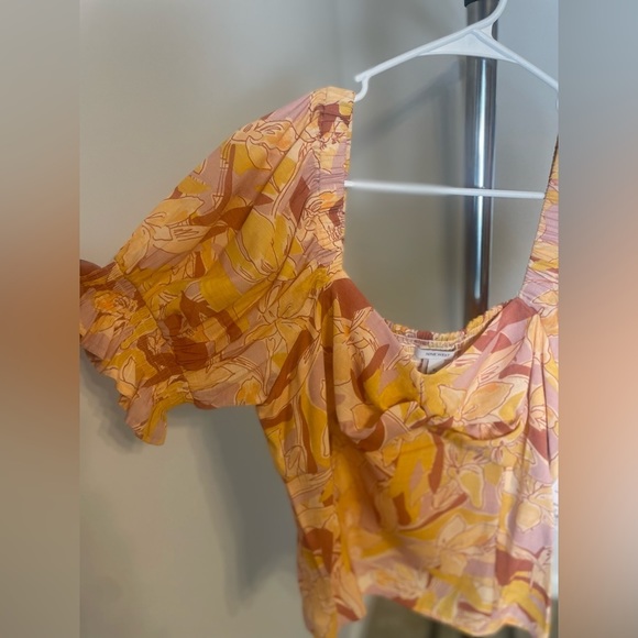 Women’s Nine West Twist Front Puff Sleeve Top - Picture 4 of 9